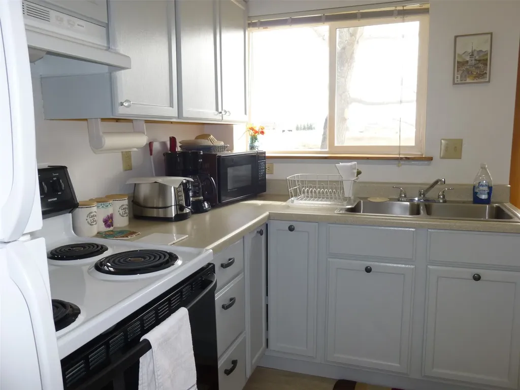 1340 Honey House Lane Corvallis MT 59828