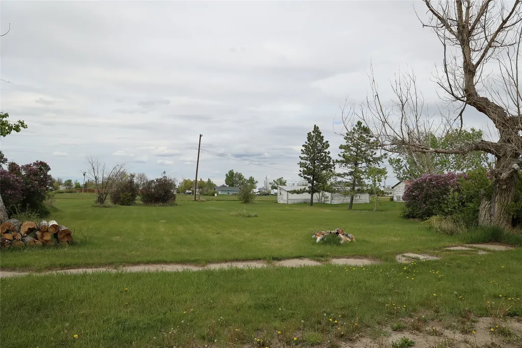 701 Illinois Avenue Valier MT 59486