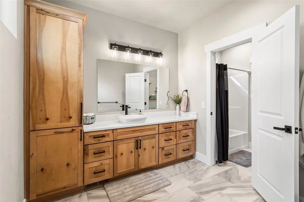 10131 Barns Court Lolo MT 59847