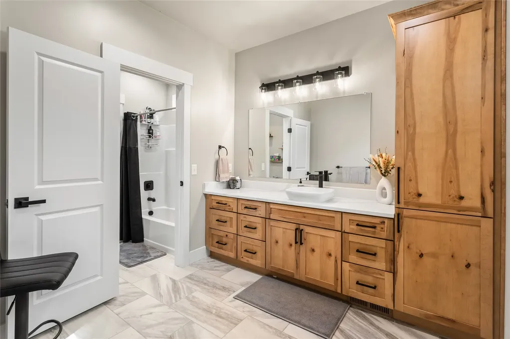 10131 Barns Court Lolo MT 59847