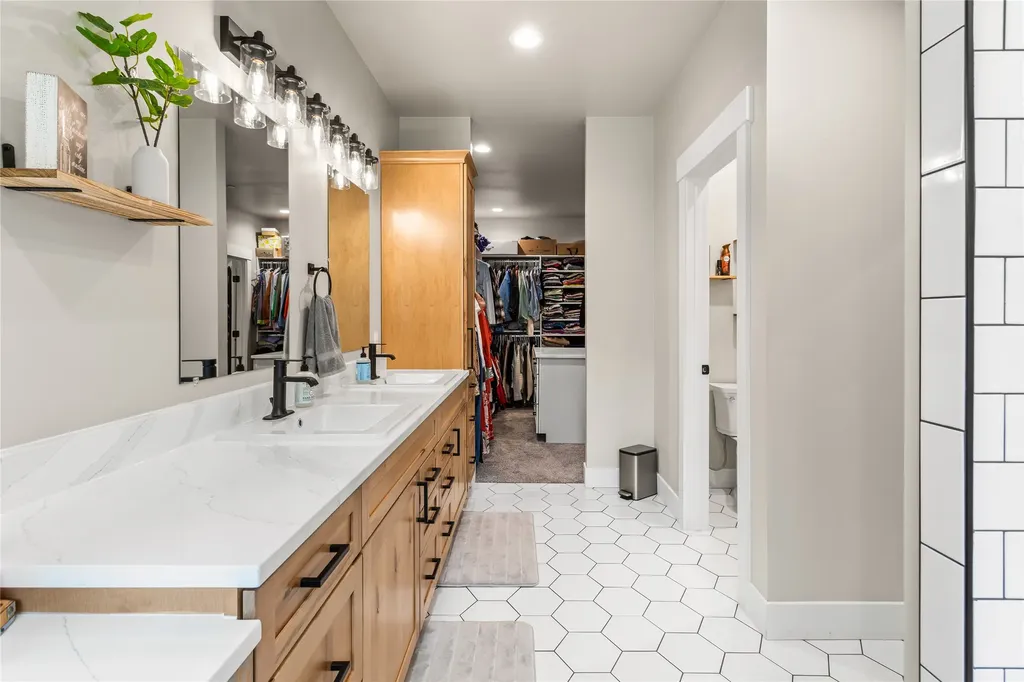 10131 Barns Court Lolo MT 59847