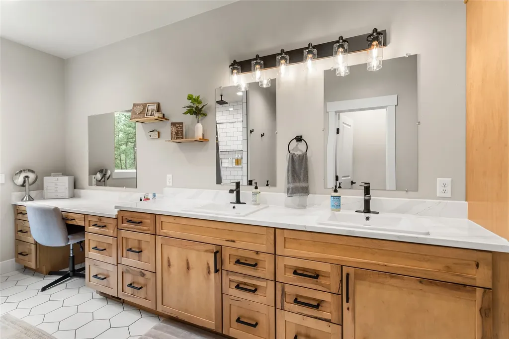 10131 Barns Court Lolo MT 59847