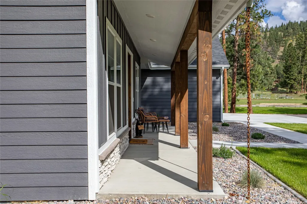 10131 Barns Court Lolo MT 59847