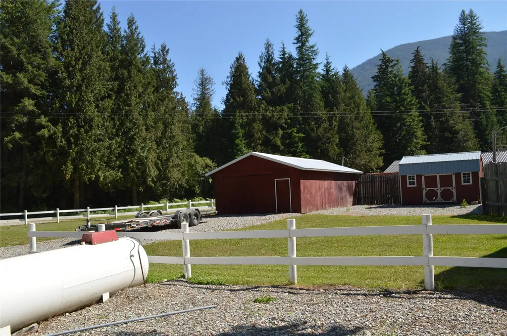 19824 Bull Lake Road Troy MT 59935