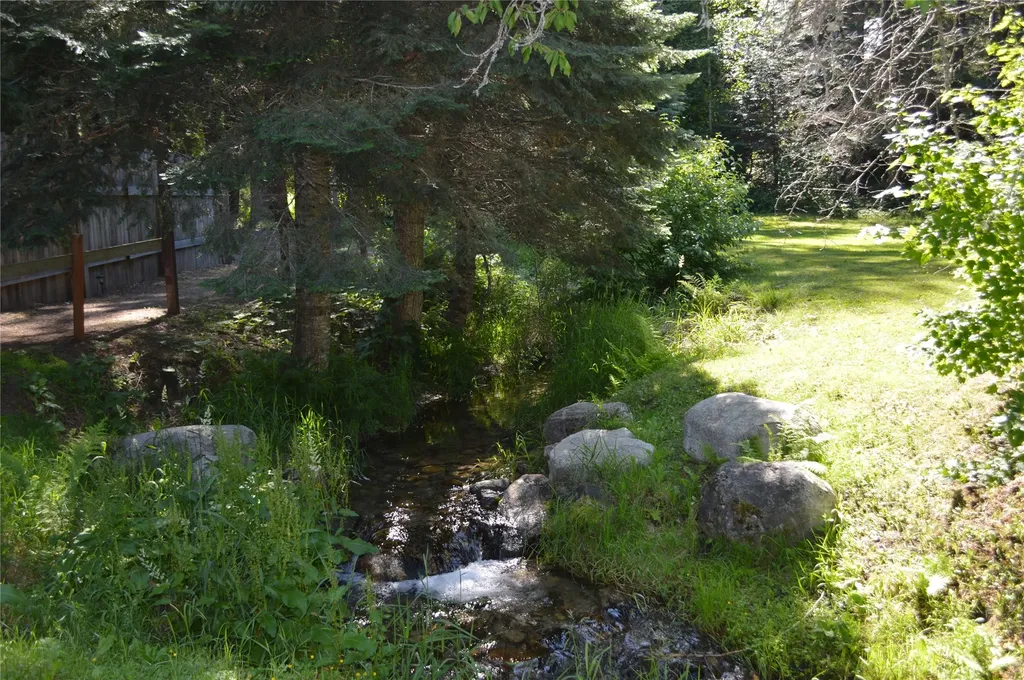 19824 Bull Lake Road Troy MT 59935