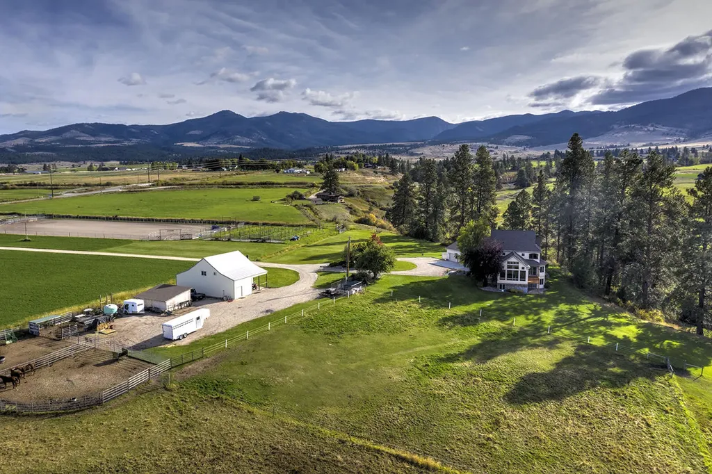909 Hamilton Heights Road Corvallis MT 59828