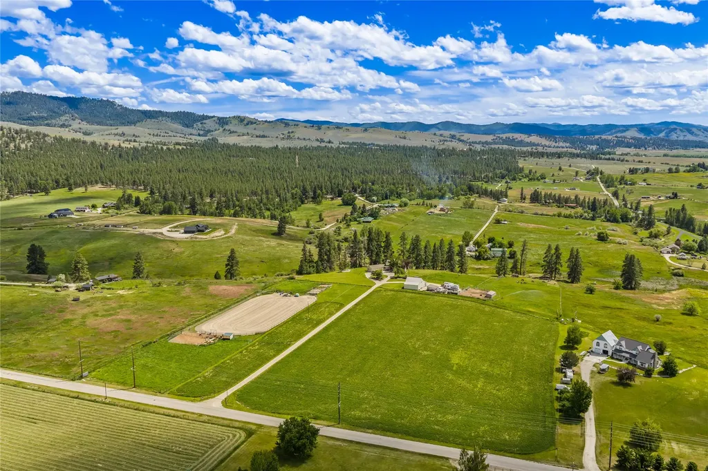 909 Hamilton Heights Road Corvallis MT 59828