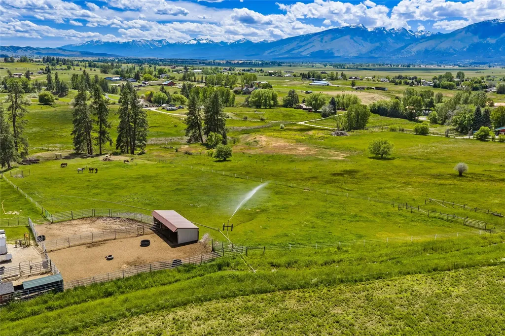 909 Hamilton Heights Road Corvallis MT 59828