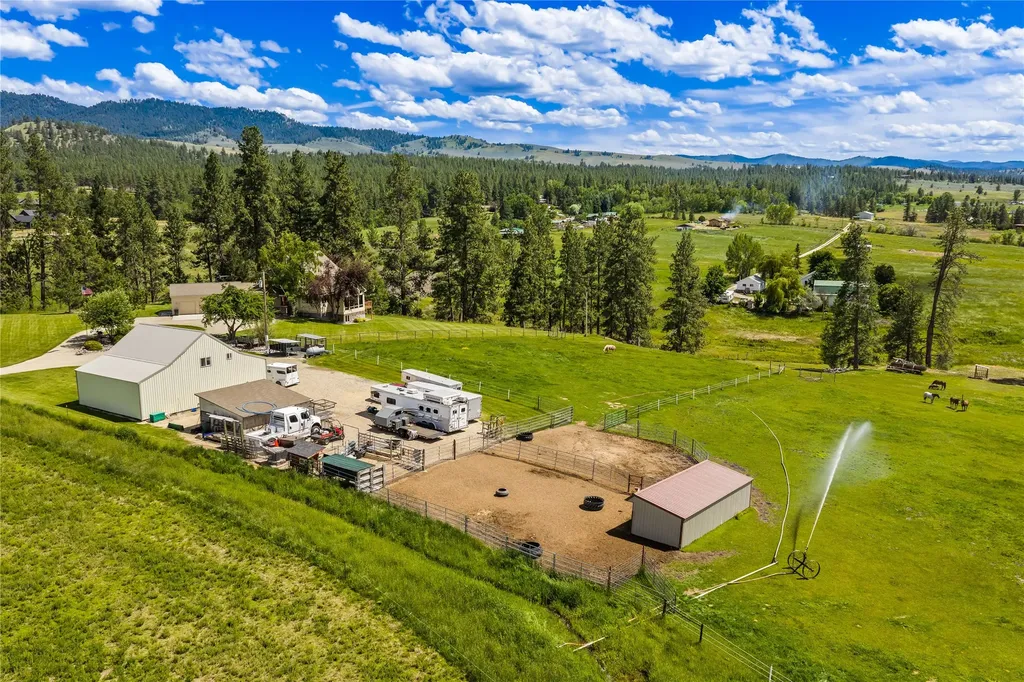 909 Hamilton Heights Road Corvallis MT 59828