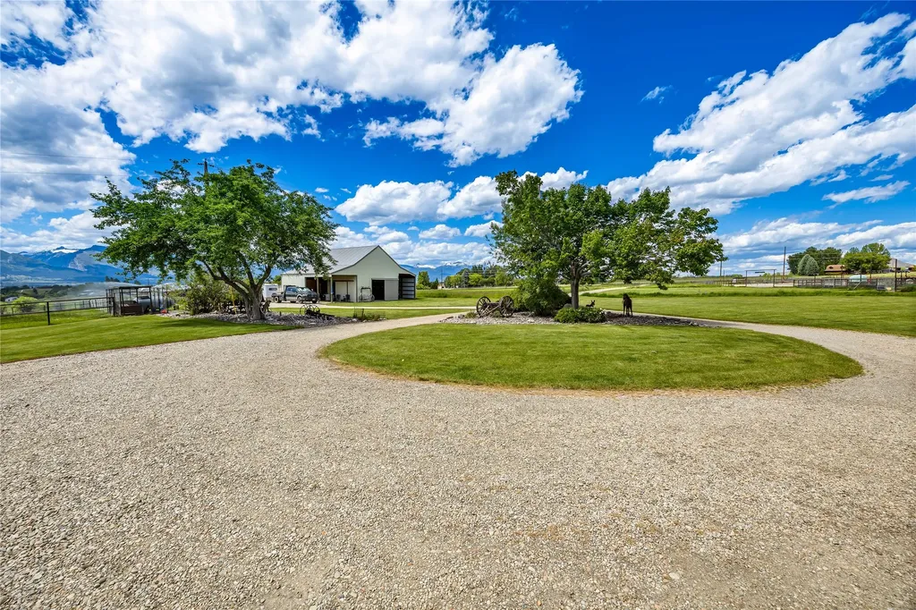 909 Hamilton Heights Road Corvallis MT 59828