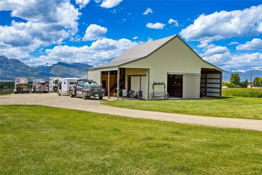 909 Hamilton Heights Road Corvallis MT 59828