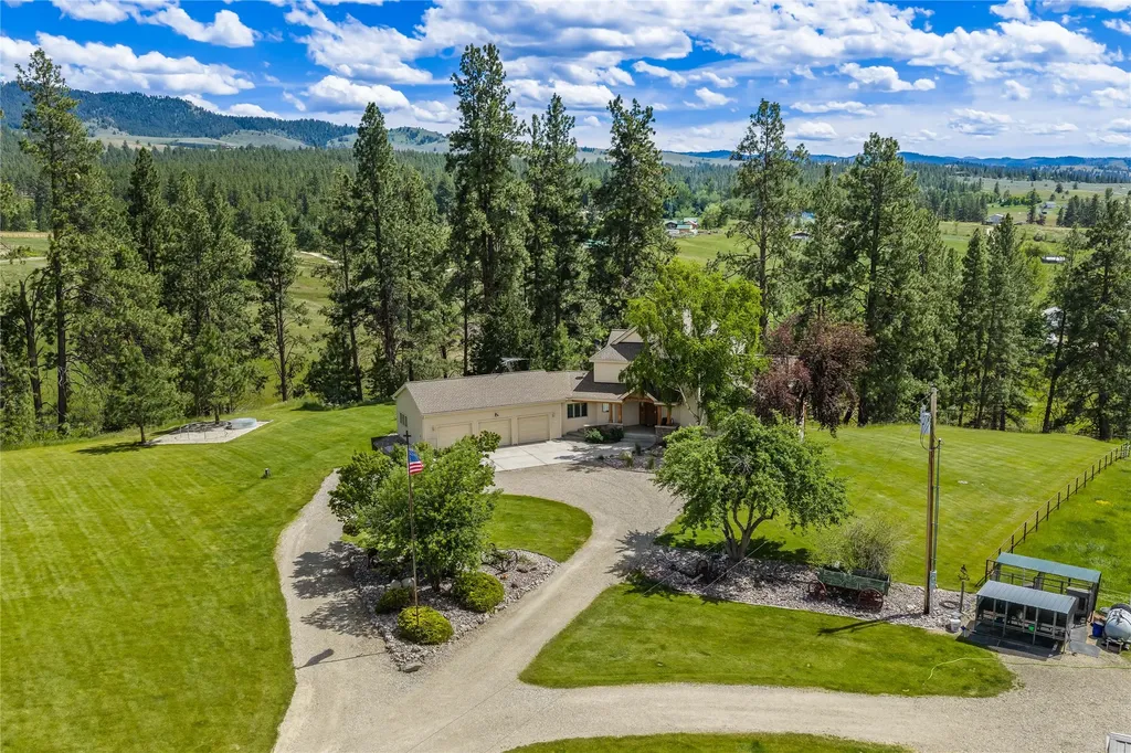 909 Hamilton Heights Road Corvallis MT 59828