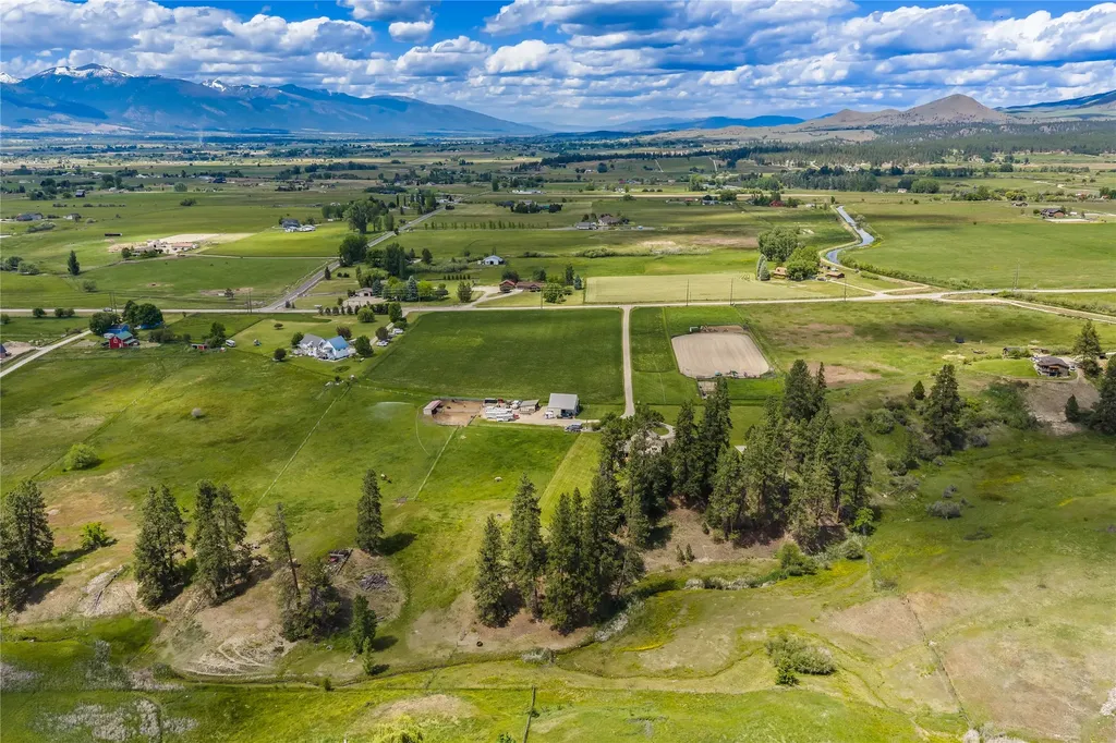 909 Hamilton Heights Road Corvallis MT 59828