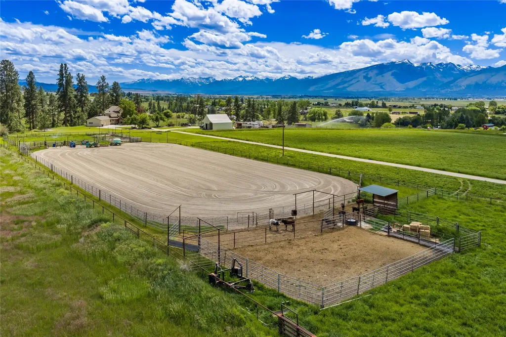 909 Hamilton Heights Road Corvallis MT 59828
