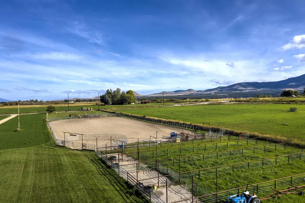 909 Hamilton Heights Road Corvallis MT 59828