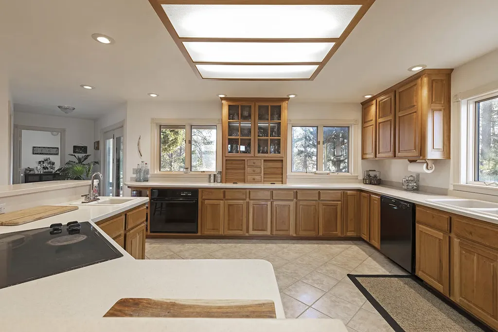 909 Hamilton Heights Road Corvallis MT 59828