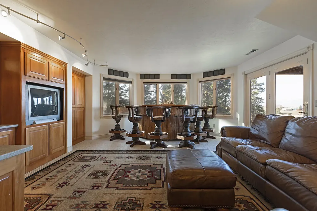 909 Hamilton Heights Road Corvallis MT 59828