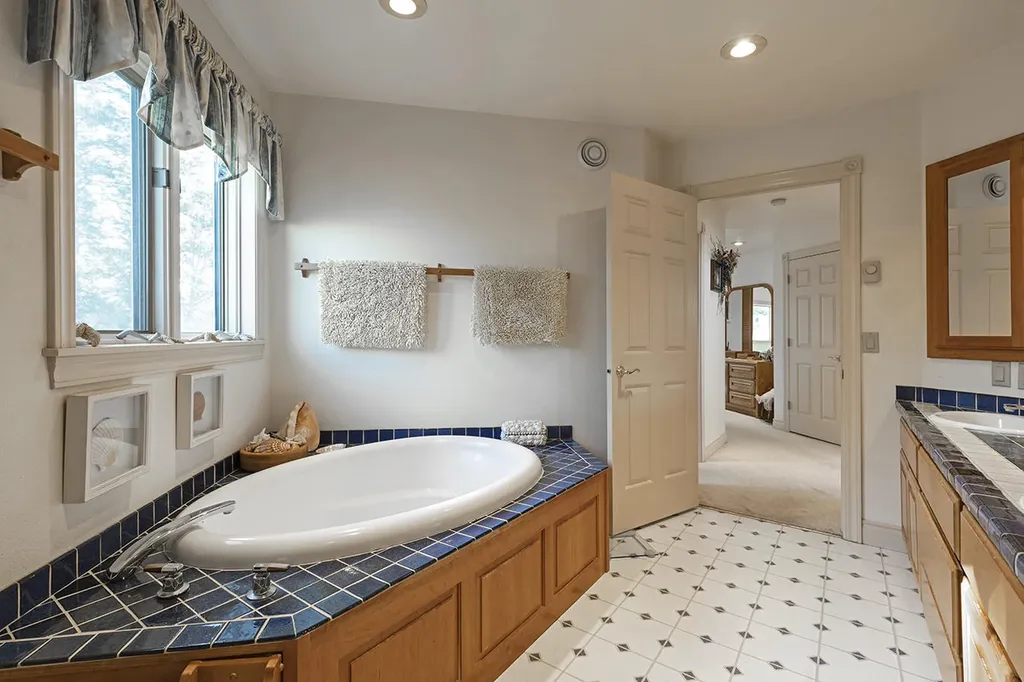 909 Hamilton Heights Road Corvallis MT 59828