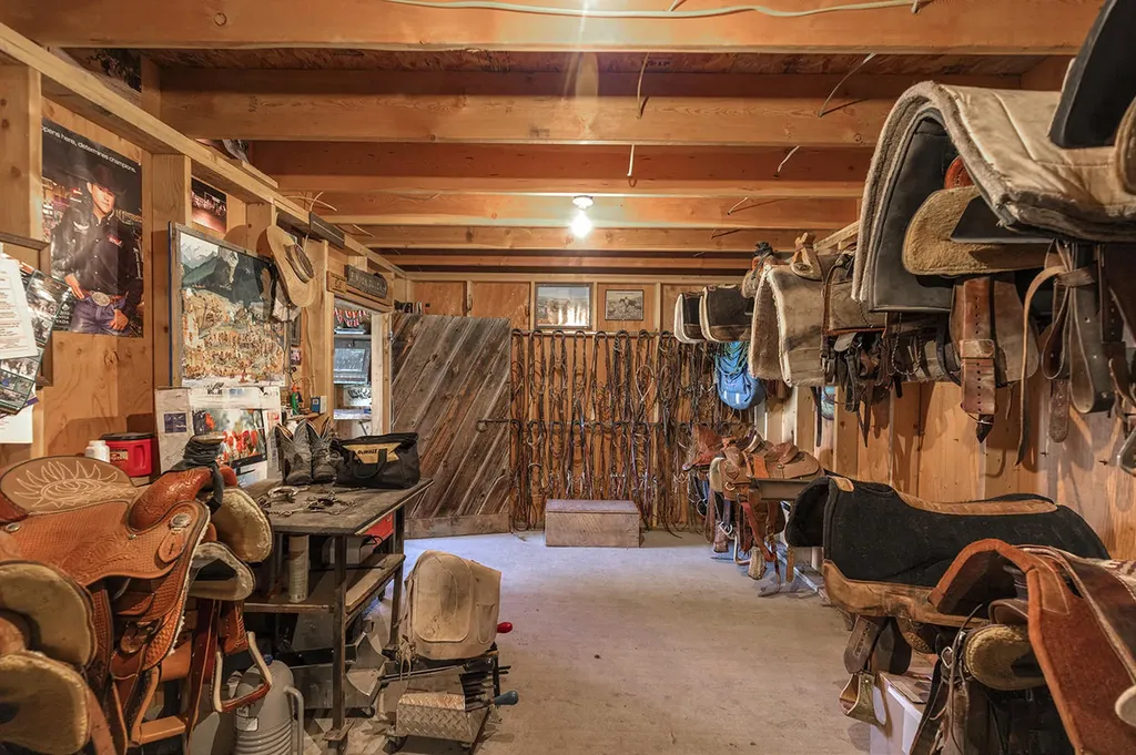 909 Hamilton Heights Road Corvallis MT 59828