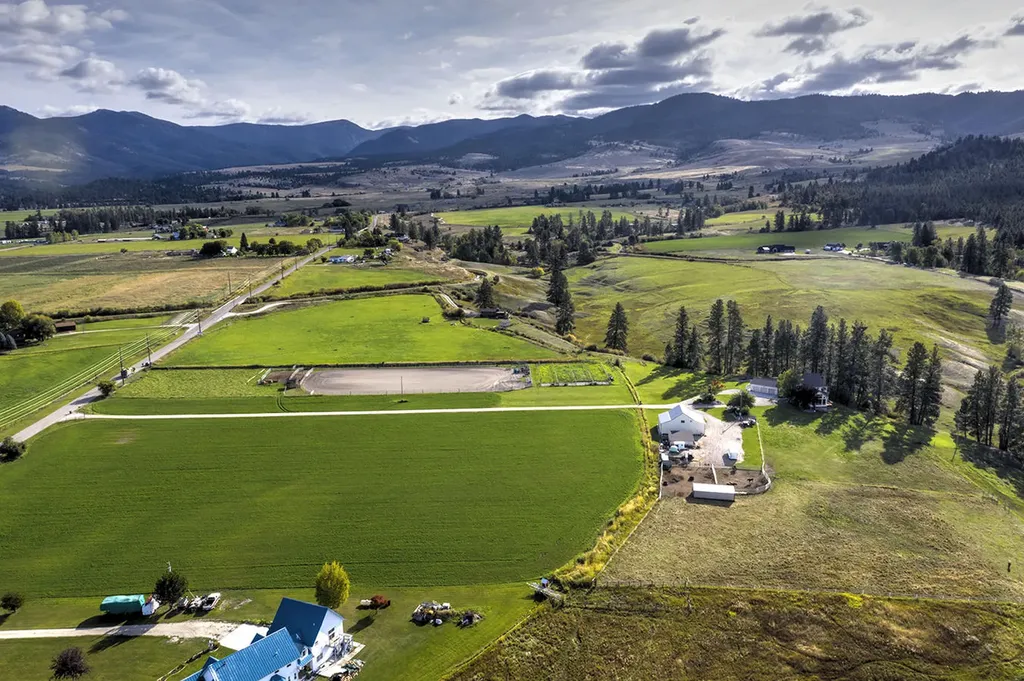 909 Hamilton Heights Road Corvallis MT 59828