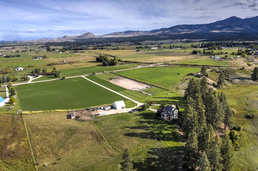 909 Hamilton Heights Road Corvallis MT 59828