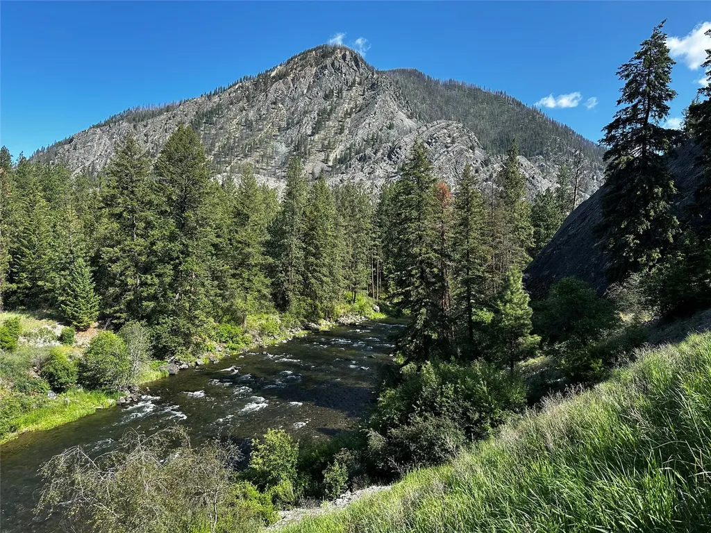 12 Trap Club Lane Thompson Falls MT 59873