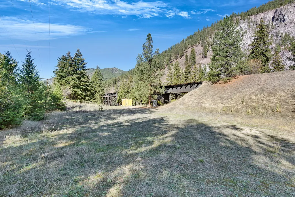4016 Old Highway 10 W Alberton MT 59820
