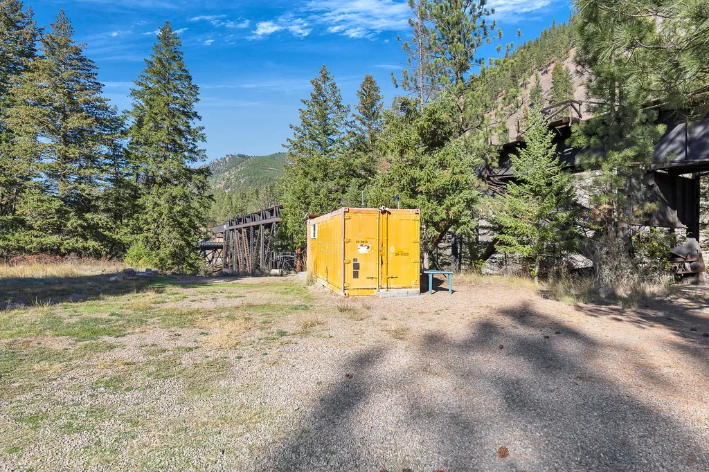 4016 Old Highway 10 W Alberton MT 59820