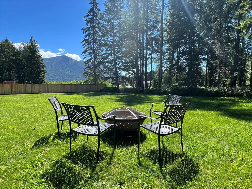 183 Middle View Trail S Columbia Falls MT 59912