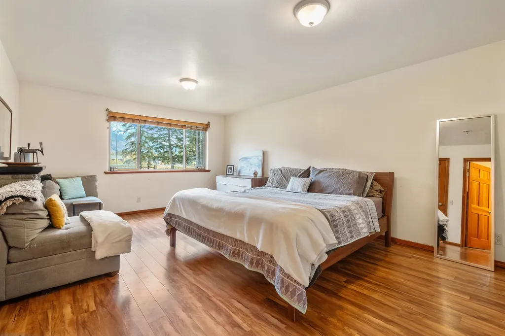 183 Middle View Trail S Columbia Falls MT 59912