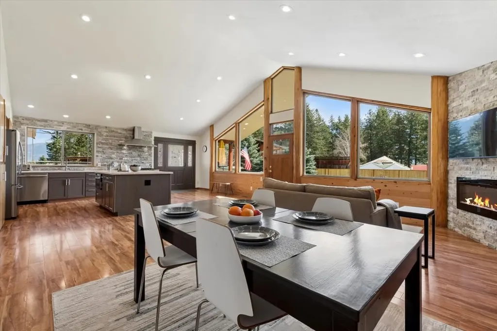 183 Middle View Trail S Columbia Falls MT 59912
