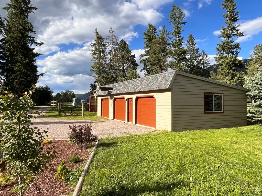 183 Middle View Trail S Columbia Falls MT 59912