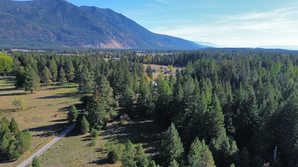183 Middle View Trail S Columbia Falls MT 59912