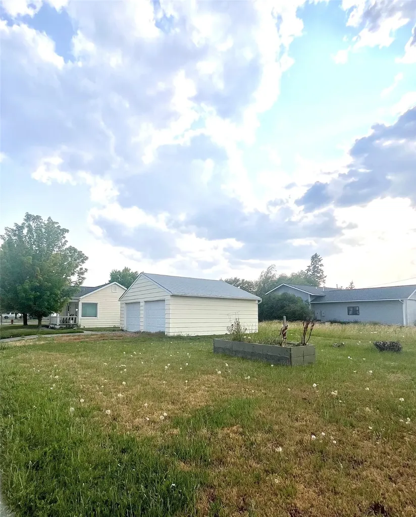 806 4th Street W Polson MT 59860