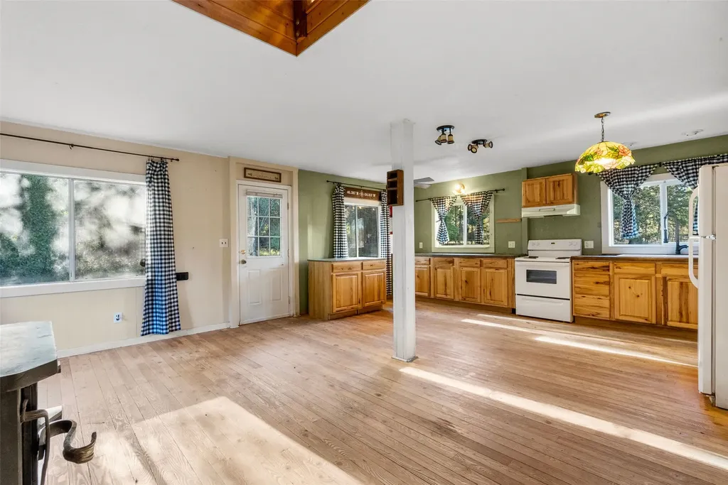 297 Pistol Lane Victor MT 59875