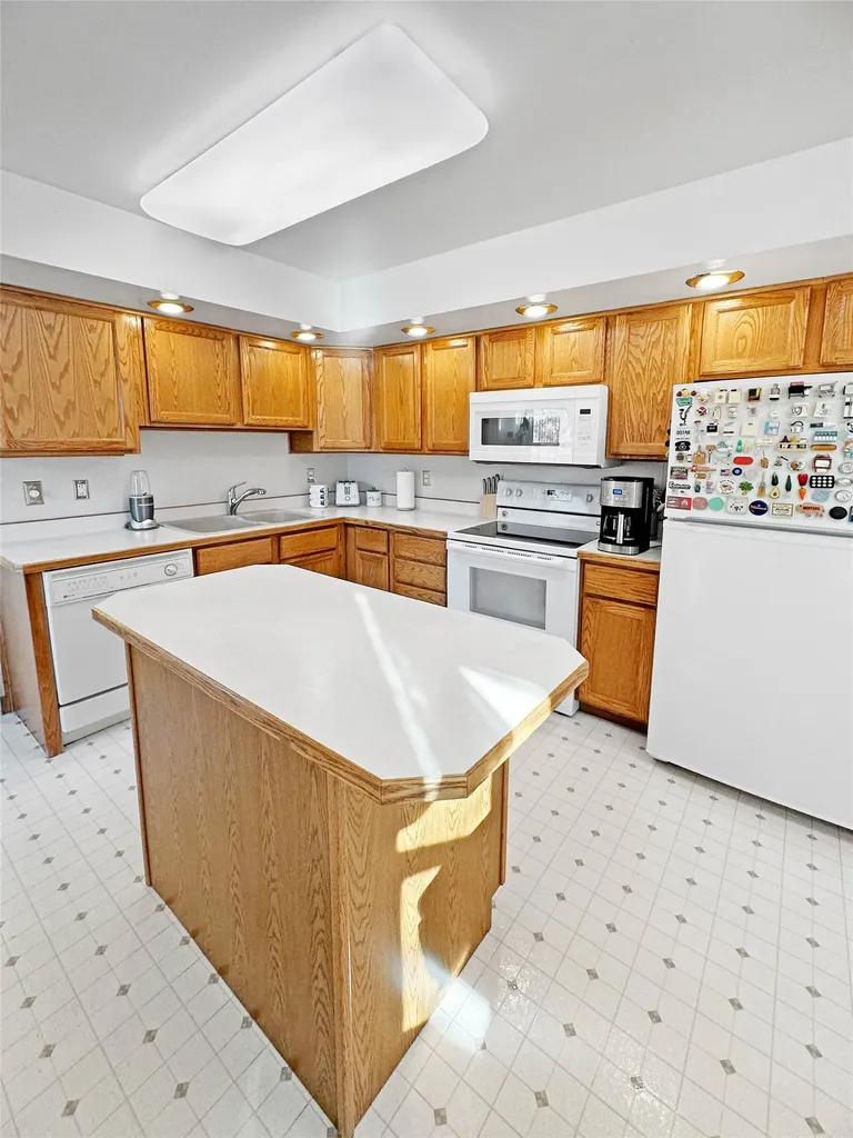 19 1st Street W Kevin MT 59454
