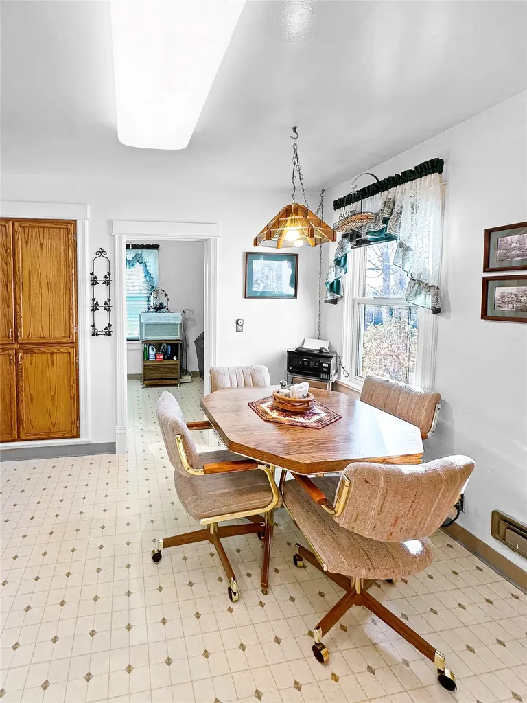 19 1st Street W Kevin MT 59454