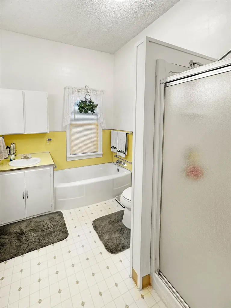 19 1st Street W Kevin MT 59454
