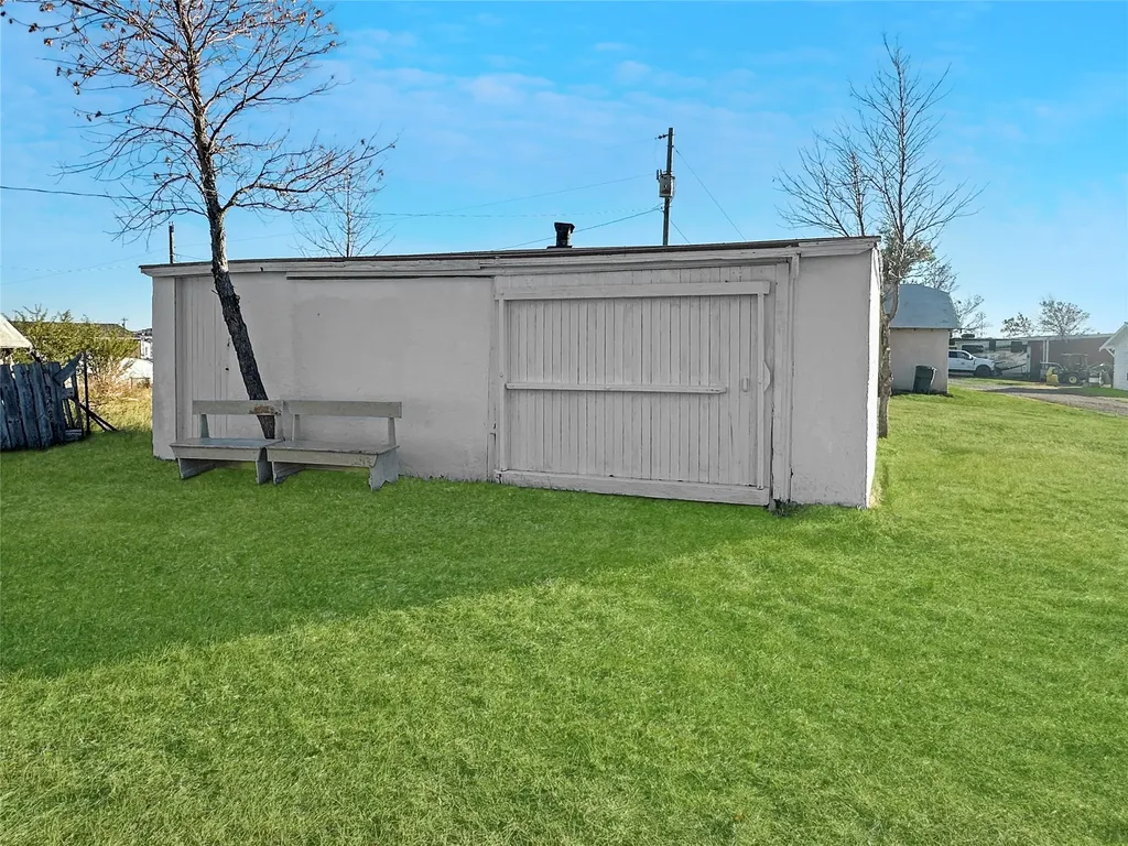19 1st Street W Kevin MT 59454