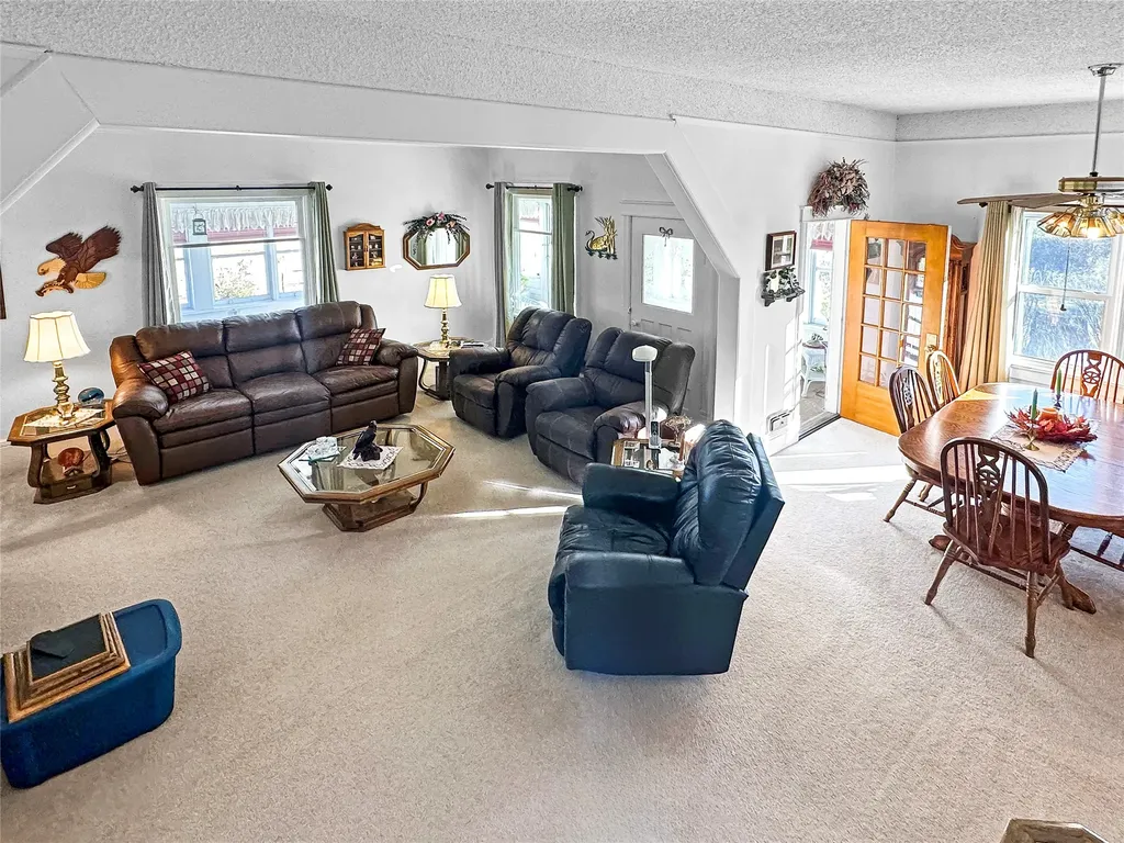 19 1st Street W Kevin MT 59454