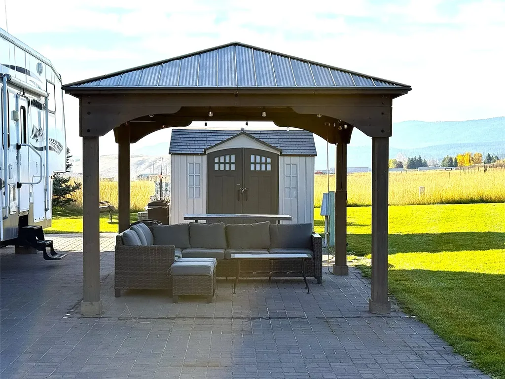 210 Kingfisher Loop Eureka MT 59917