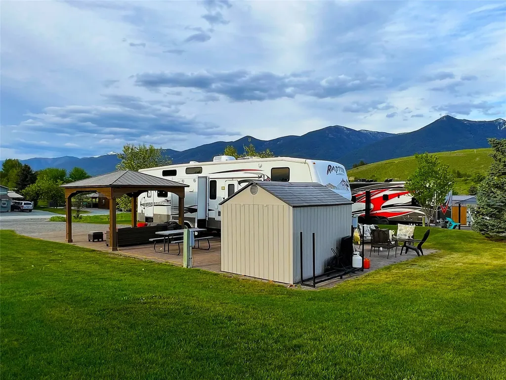 210 Kingfisher Loop Eureka MT 59917