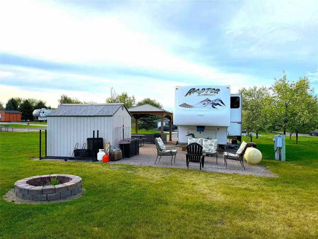 210 Kingfisher Loop Eureka MT 59917