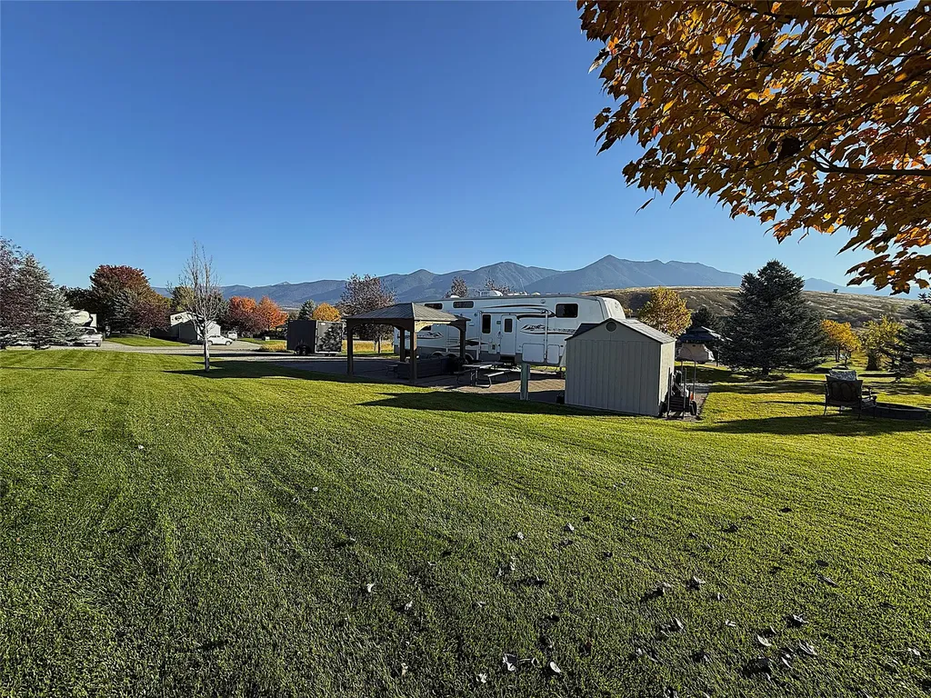 210 Kingfisher Loop Eureka MT 59917