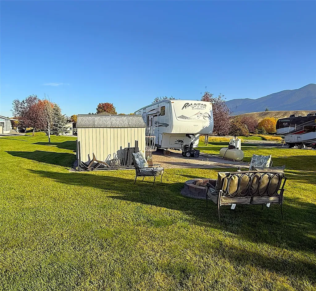 210 Kingfisher Loop Eureka MT 59917