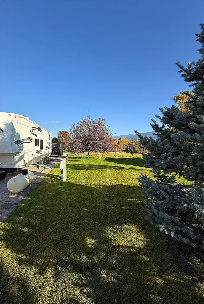 210 Kingfisher Loop Eureka MT 59917