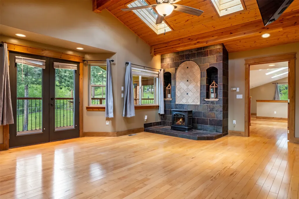 895 W Cow Creek Road Hamilton MT 59840