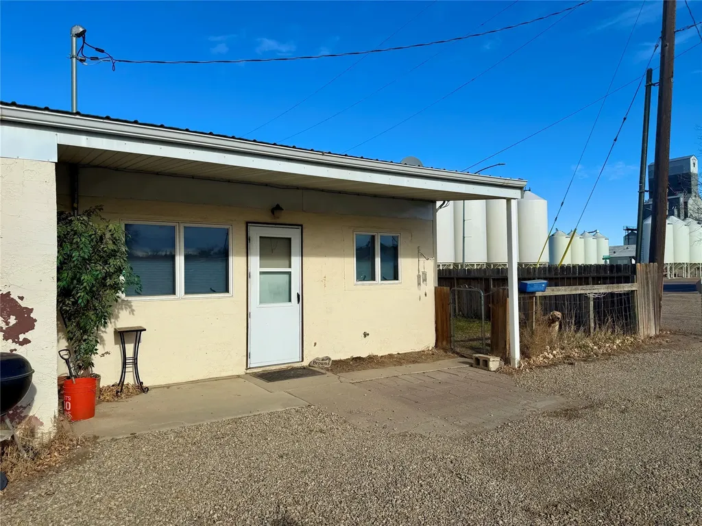 11 E Washington Avenue Chester MT 59522