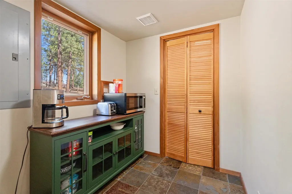 795 Bourne Lane Victor MT 59875