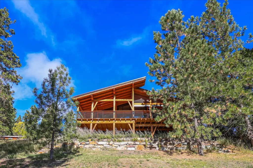 471 Carpenter Lane Eureka MT 59917